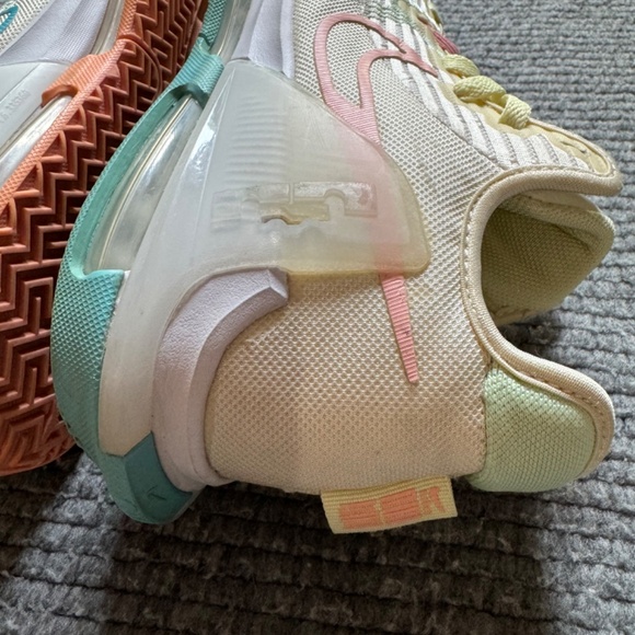 Nike Lebron Witness 6 Coconut Milk Size 9.5 Lady Basketball Running … - Picture 16 of 16